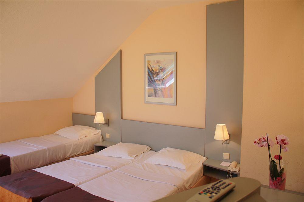 Ibis Wavre Brussels East Hotel Bagian luar foto