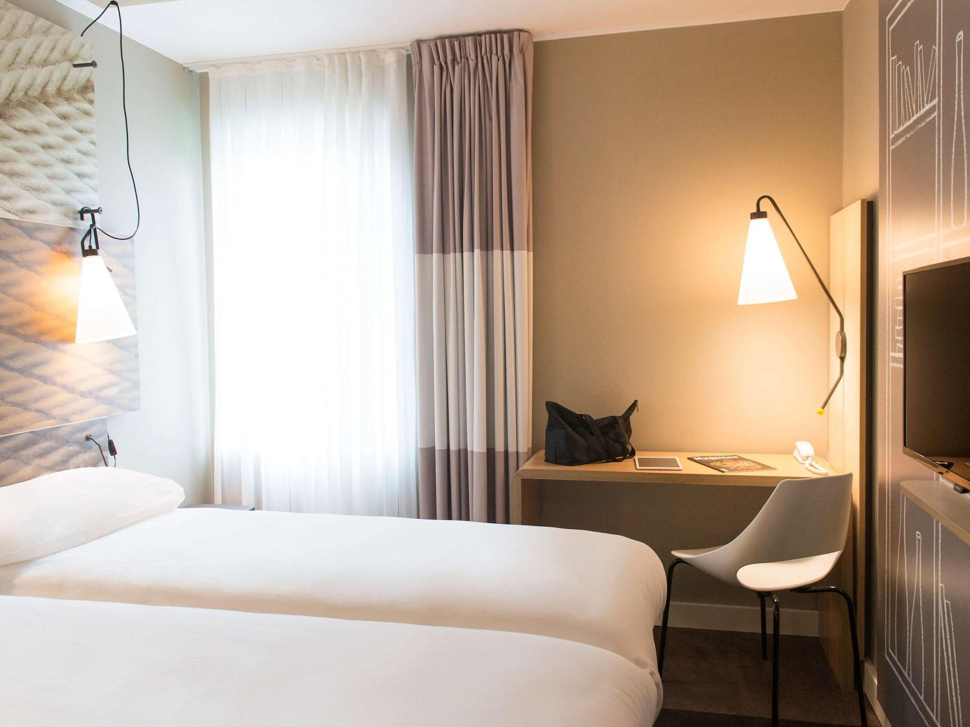 Ibis Wavre Brussels East Hotel Bagian luar foto