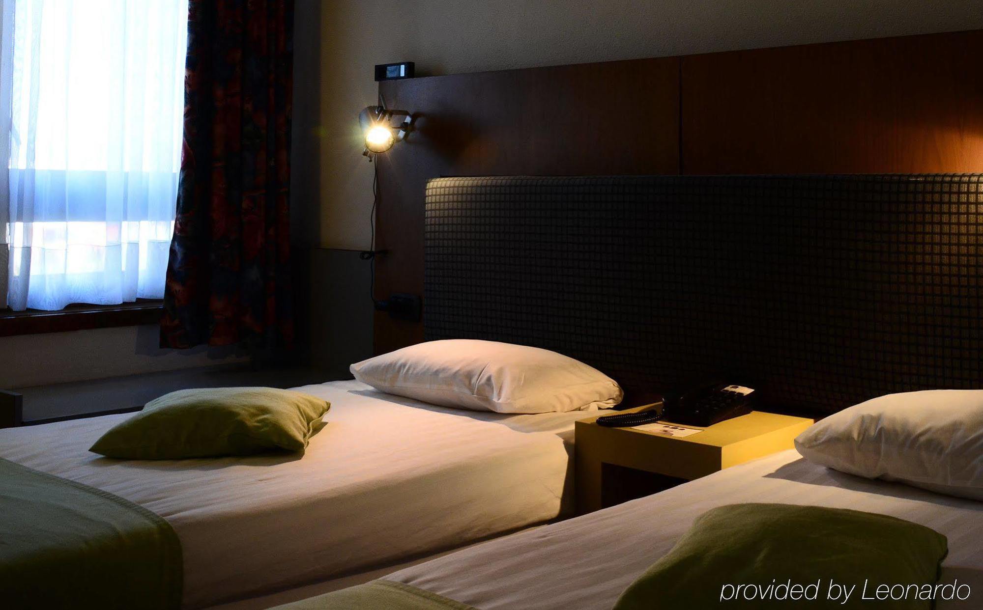 Ibis Wavre Brussels East Hotel Bagian luar foto
