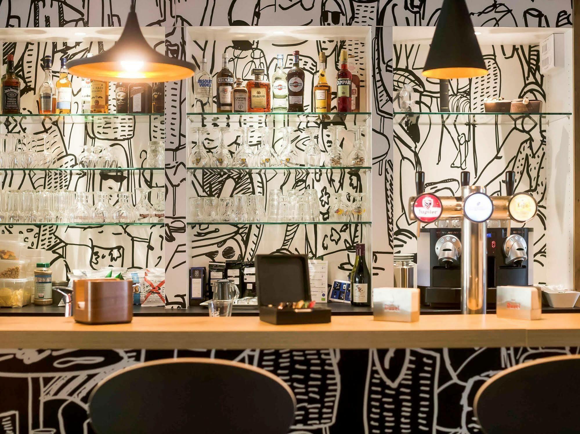 Ibis Wavre Brussels East Hotel Bagian luar foto