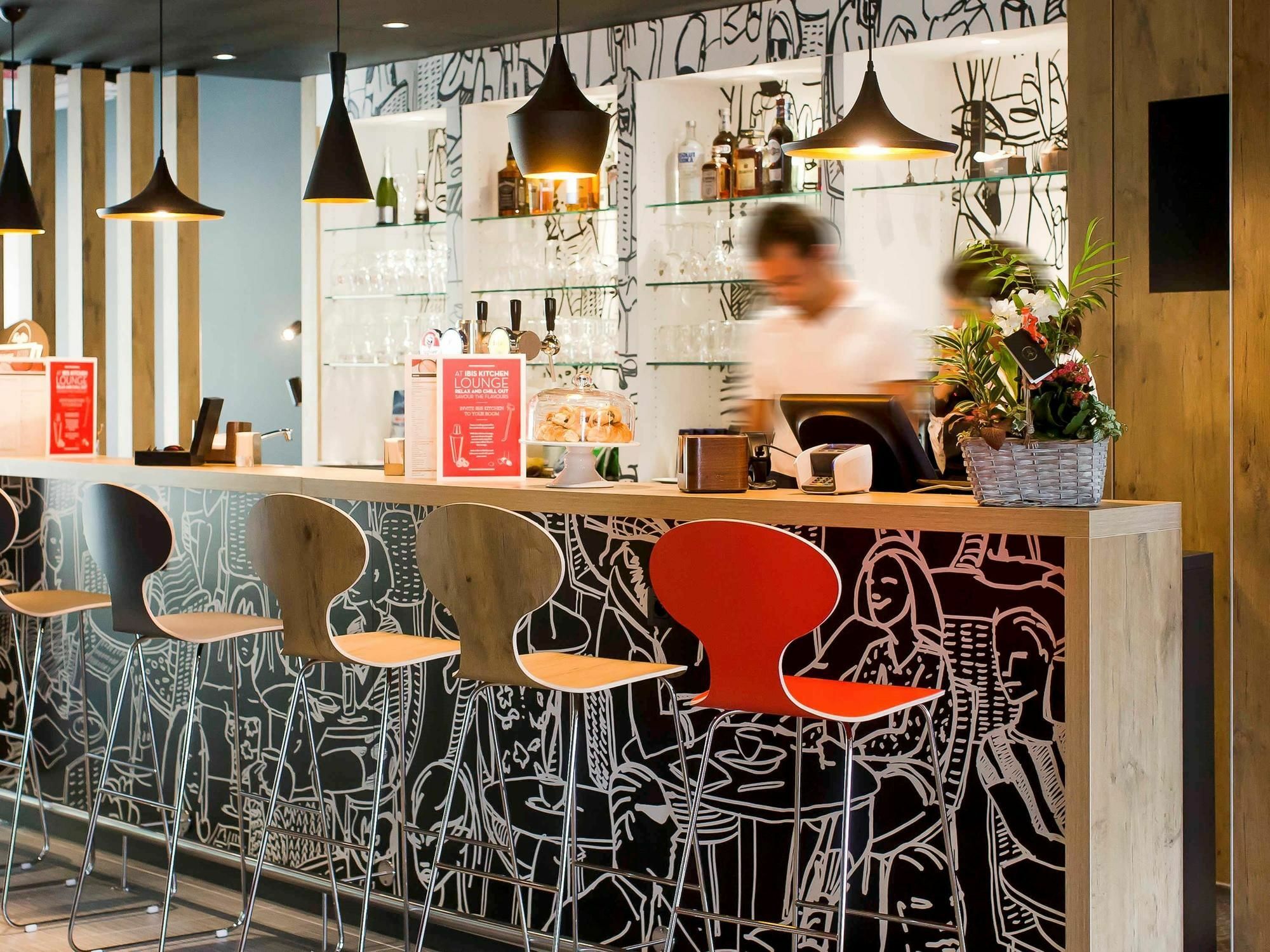 Ibis Wavre Brussels East Hotel Bagian luar foto