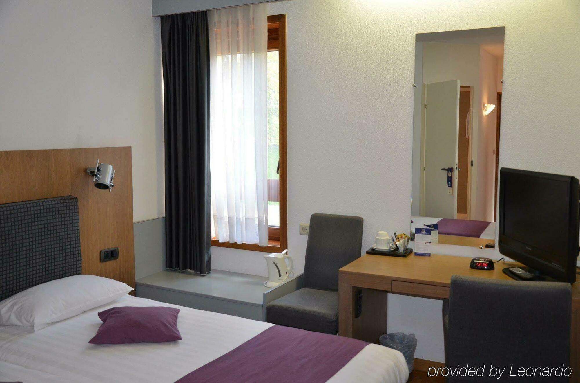 Ibis Wavre Brussels East Hotel Bagian luar foto